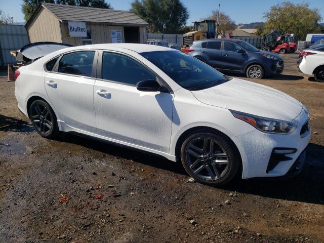 3KPF34AD1ME306017 - 2021 KIA FORTE GT LINE WHITE photo 4