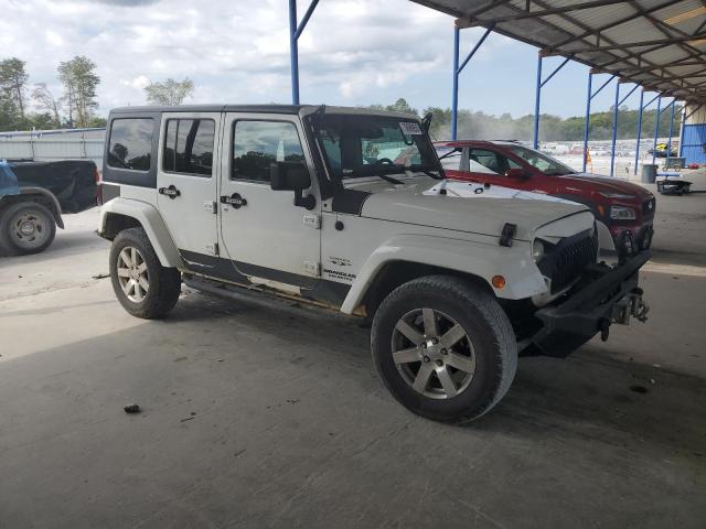 1C4BJWEG8GL274232 - 2016 JEEP WRANGLER U SAHARA WHITE photo 4