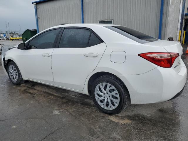 5YFBURHE5JP832703 - 2018 TOYOTA COROLLA L WHITE photo 2