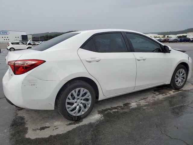 5YFBURHE5JP832703 - 2018 TOYOTA COROLLA L WHITE photo 3