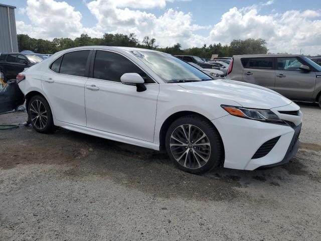 4T1B11HK2JU677705 - 2018 TOYOTA CAMRY L 白色 照片 4