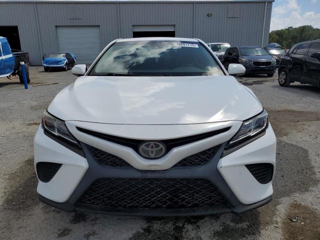 4T1B11HK2JU677705 - 2018 TOYOTA CAMRY L 白色 照片 5