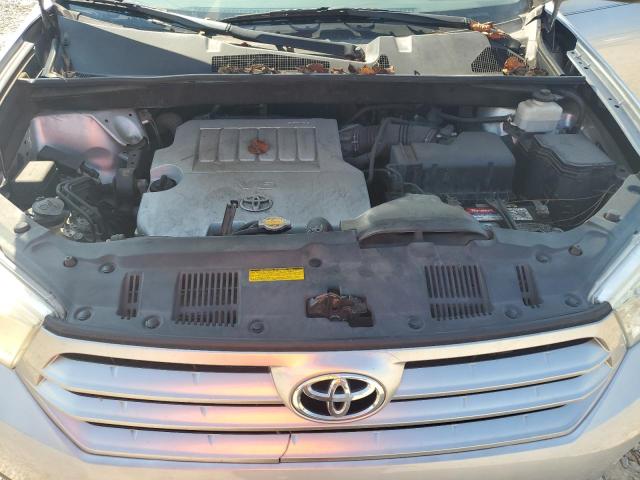 5TDBK3EHXDS208165 - 2013 TOYOTA HIGHLANDER BASE Silber Foto 12
