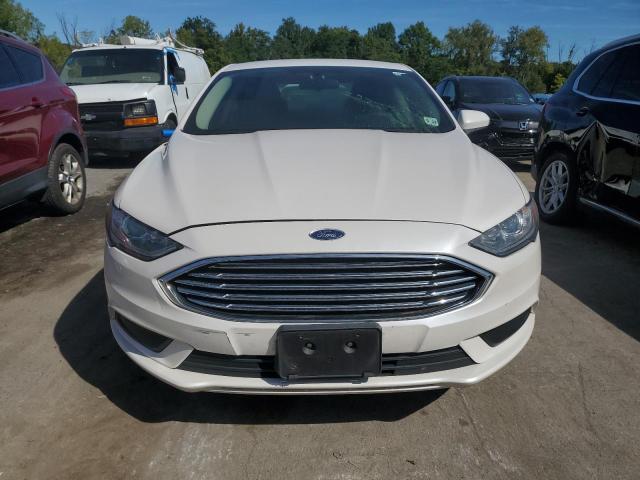 3FA6P0HD4JR189692 - 2018 FORD FUSION SE WHITE photo 5