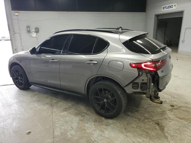 ZASPAKBN7K7C33245 - 2019 ALFA ROMEO STELVIO TI GRAY photo 2