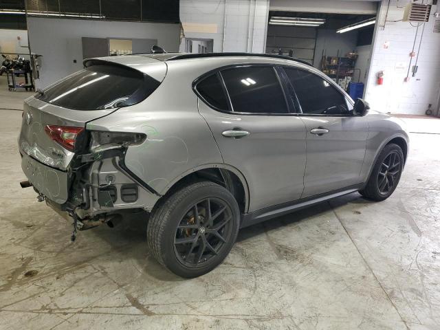 ZASPAKBN7K7C33245 - 2019 ALFA ROMEO STELVIO TI GRAY photo 3