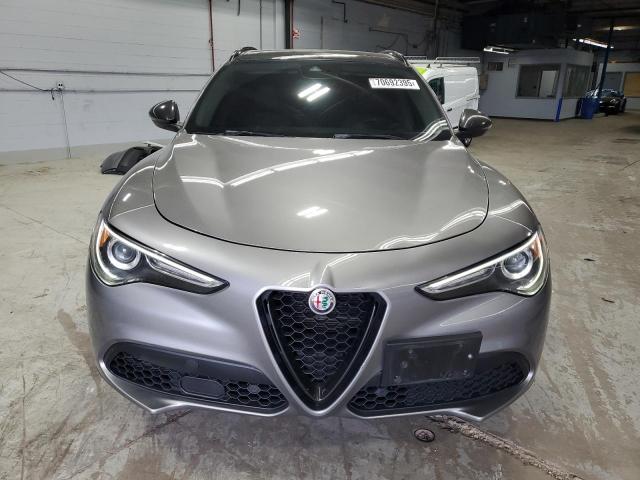 ZASPAKBN7K7C33245 - 2019 ALFA ROMEO STELVIO TI GRAY photo 5