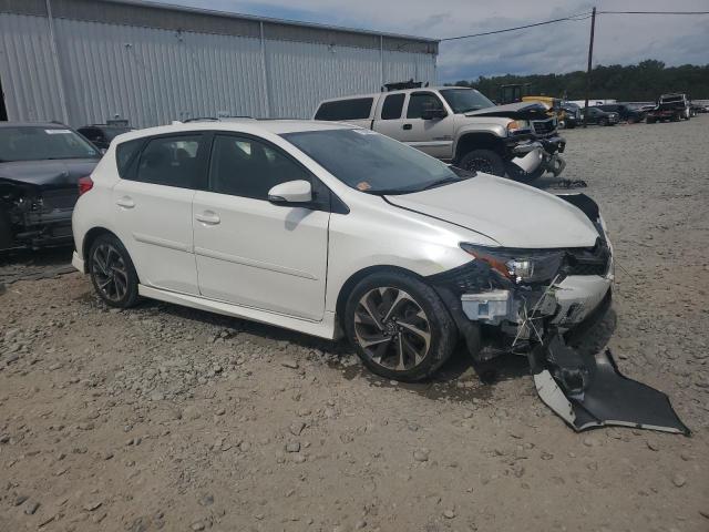 JTNKARJE7JJ558925 - 2018 TOYOTA COROLLA IM WHITE photo 4