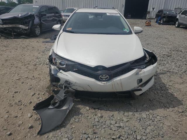 JTNKARJE7JJ558925 - 2018 TOYOTA COROLLA IM WHITE photo 5