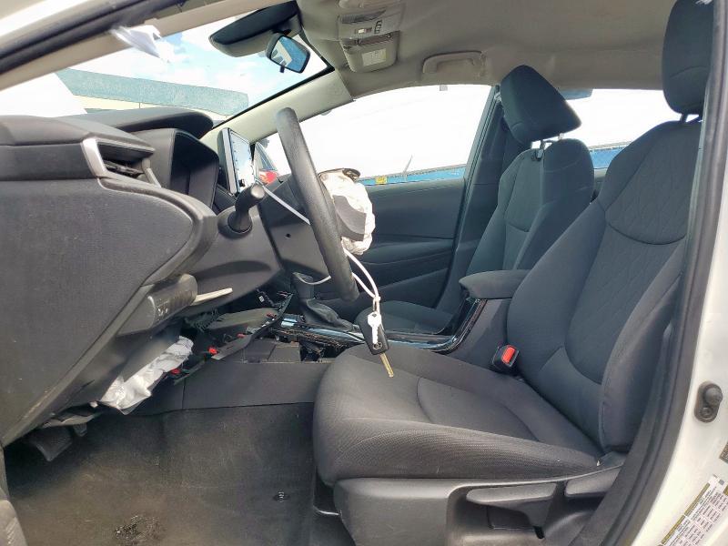 5YFEPMAE9MP224611 - 2021 TOYOTA COROLLA LE WHITE photo 7