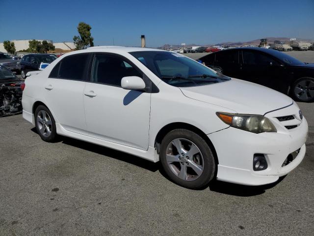 2T1BU4EE9DC110095 - 2013 TOYOTA COROLLA BASE Սպիտակ լուսանկար 4