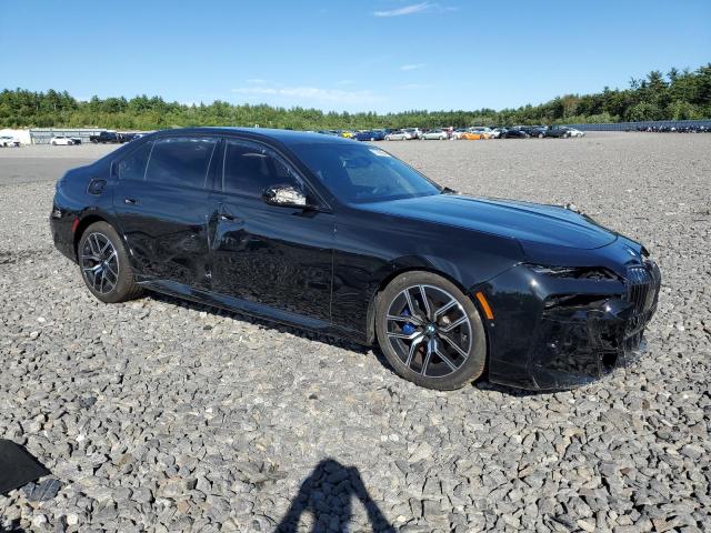 WBA33EH08RCS19237 - 2024 BMW 740 XI BLACK photo 4
