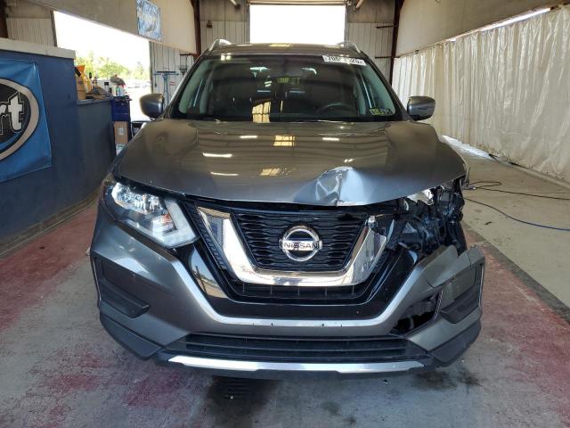 KNMAT2MV5HP554554 - 2017 NISSAN ROGUE S GRAY photo 5