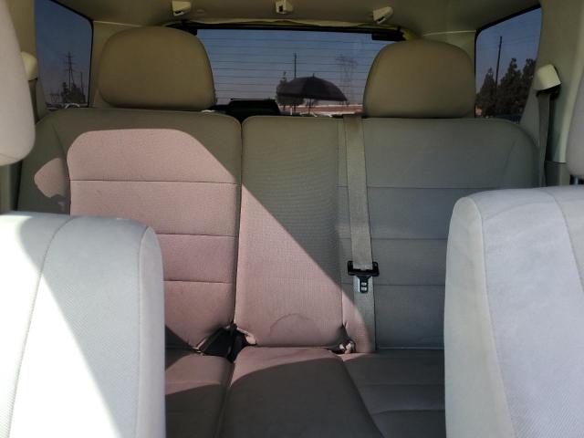 1FMCU0D76BKB46558 - 2011 FORD ESCAPE XLT YELLOW photo 10