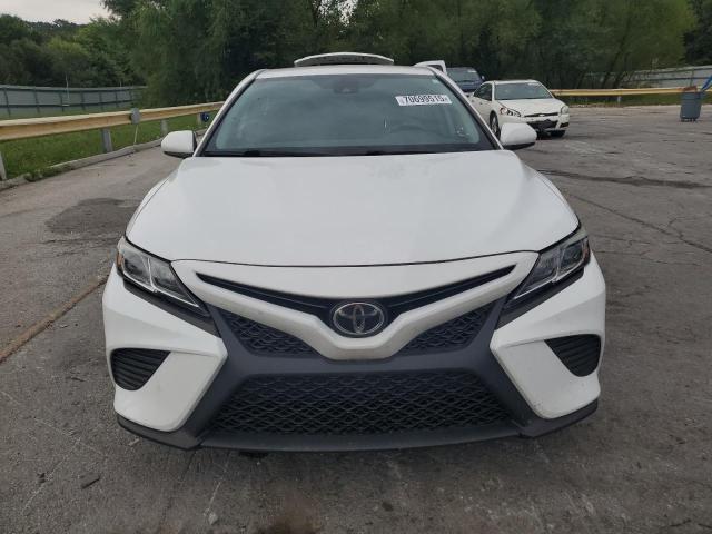 4T1B11HK8KU735317 - 2019 TOYOTA CAMRY L Beyaz fotoğraf 5