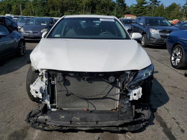 4T1B11HK0JU088183 - 2018 TOYOTA CAMRY L WHITE photo 5