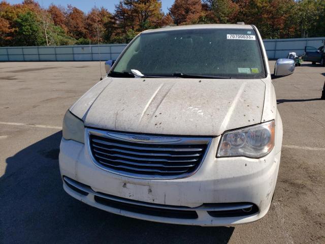 2C4RC1CG1CR297268 - 2012 CHRYSLER TOWN & COU TOURING L WHITE photo 5