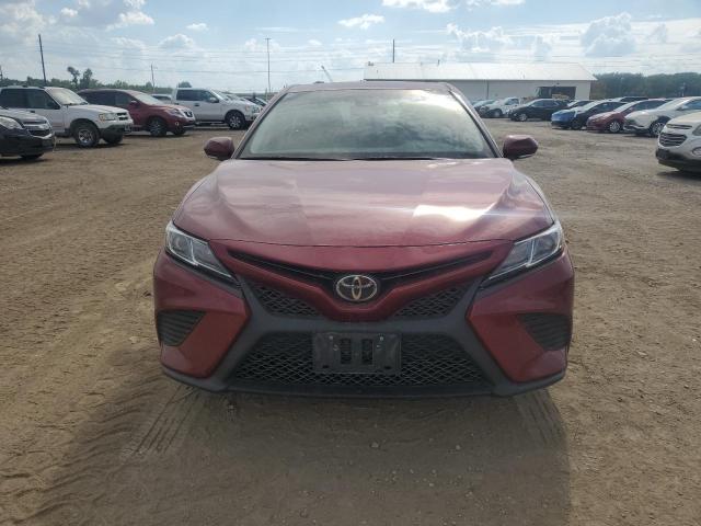 4T1B11HK6JU598294 - 2018 TOYOTA CAMRY L BURGUNDY photo 5