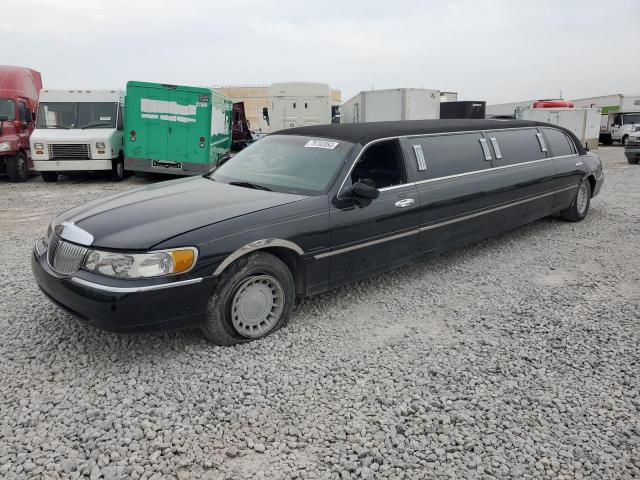 1999 LINCOLN TOWN CAR EXECUTIVE, 