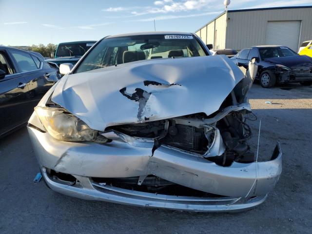 1NXBR32E35Z565878 - 2005 TOYOTA COROLLA CE SILVER photo 5