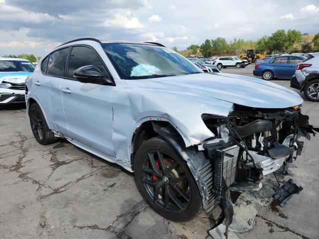 ZASPAKBN2M7D13670 - 2021 ALFA ROMEO STELVIO TI SILVER photo 4
