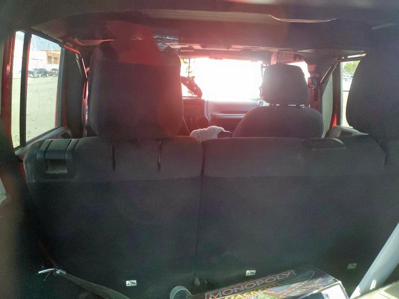 1C4BJWDG3FL614791 - 2015 JEEP WRANGLER U SPORT RED photo 8