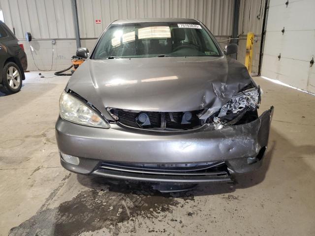 4T1BE32K55U593800 - 2005 TOYOTA CAMRY LE GRAY photo 5