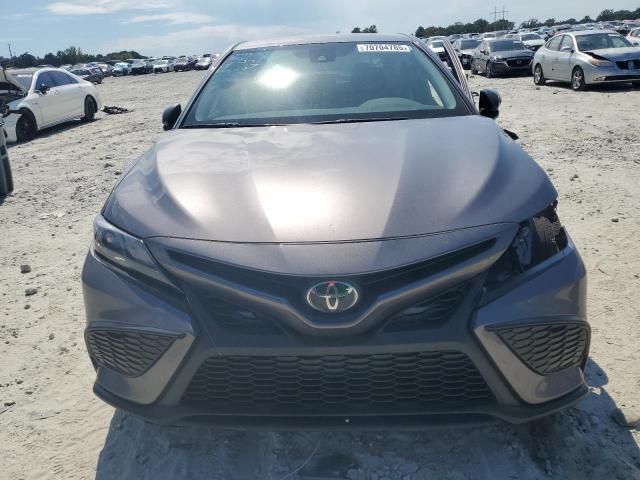 4T1G11AK3RU265272 - 2024 TOYOTA CAMRY SE NIGHT SHADE GRAY photo 5