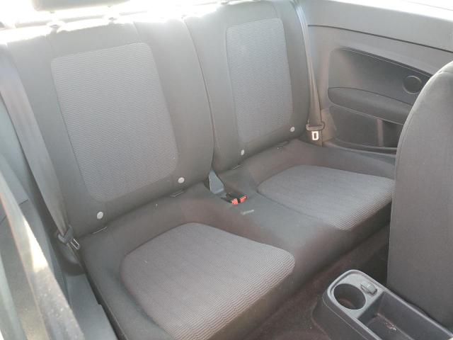 3VWFP7AT0CM615587 - 2012 VOLKSWAGEN BEETLE BLACK photo 10