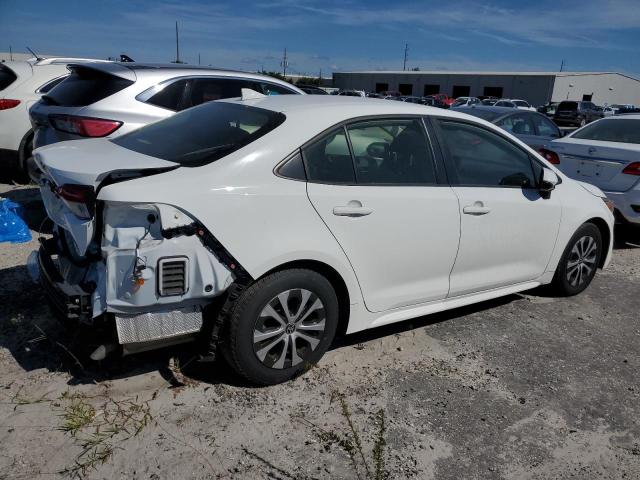 JTDEAMDE2N3007196 - 2022 TOYOTA COROLLA LE WHITE photo 3