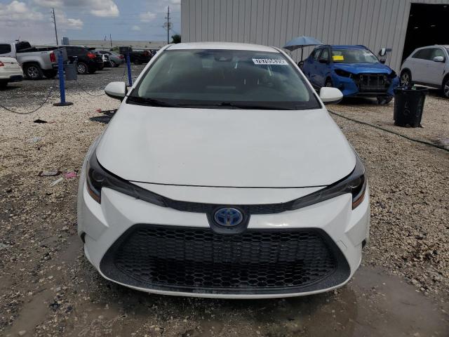 JTDEAMDE2N3007196 - 2022 TOYOTA COROLLA LE WHITE photo 5