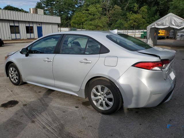 5YFEPMAE9NP279951 - 2022 TOYOTA COROLLA LE 银色 照片 2