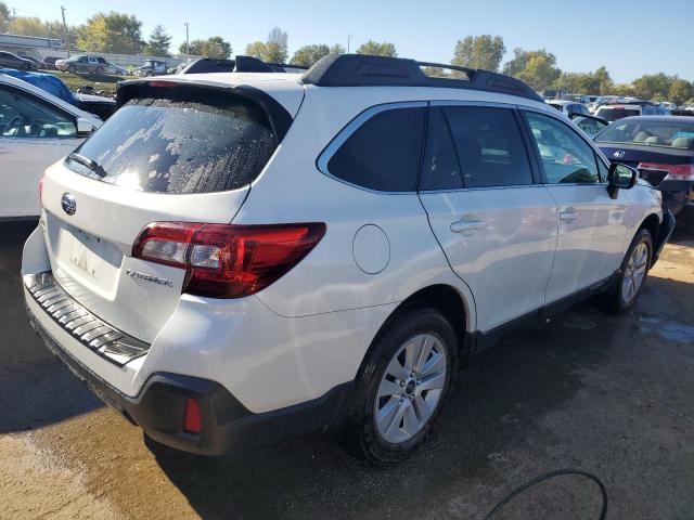 4S4BSADC5J3397259 - 2018 SUBARU OUTBACK 2.5I PREMIUM WHITE photo 3