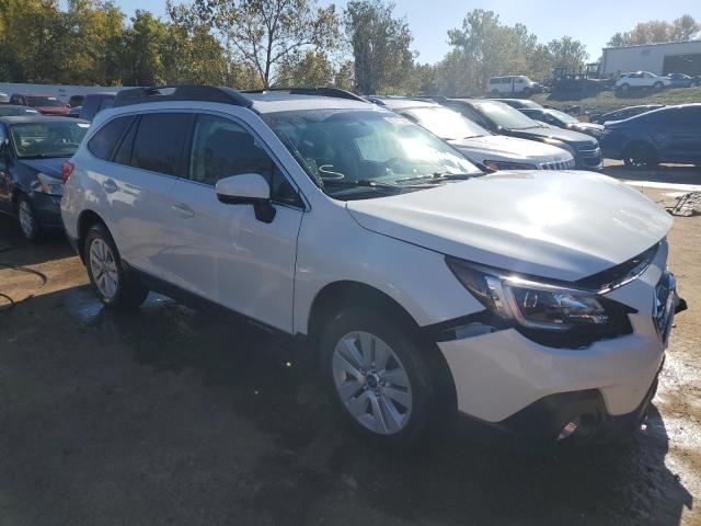 4S4BSADC5J3397259 - 2018 SUBARU OUTBACK 2.5I PREMIUM WHITE photo 4