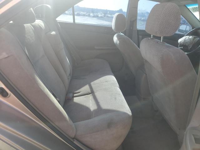 JTDBE32K620075685 - 2002 TOYOTA CAMRY LE GOLD photo 10