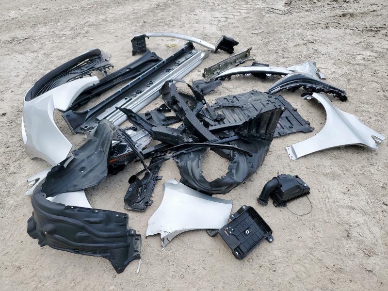 5YFB4MDE9SP290385 - 2025 TOYOTA COROLLA LE SILVER photo 13