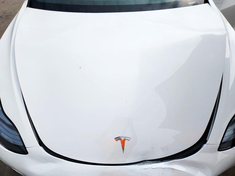 5YJ3E1EB5NF262619 - 2022 TESLA MODEL 3 WHITE photo 11