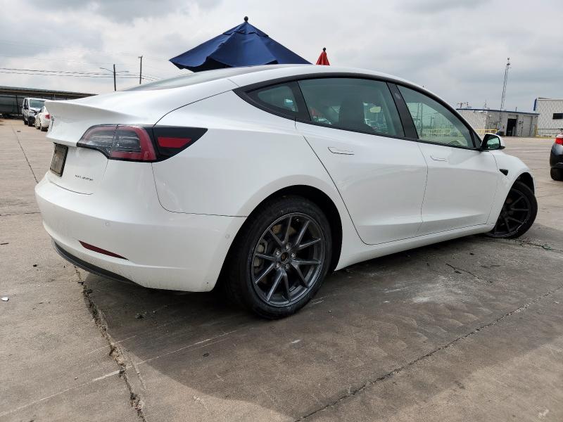 5YJ3E1EB5NF262619 - 2022 TESLA MODEL 3 WHITE photo 3