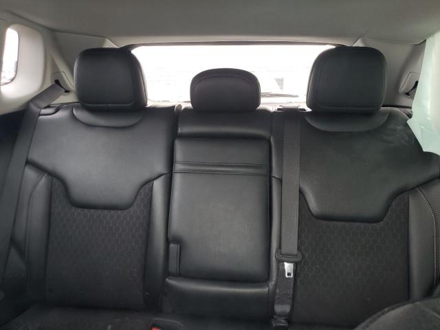 3C4NJDBB4JT396429 - 2018 JEEP COMPASS LATITUDE SILVER photo 10