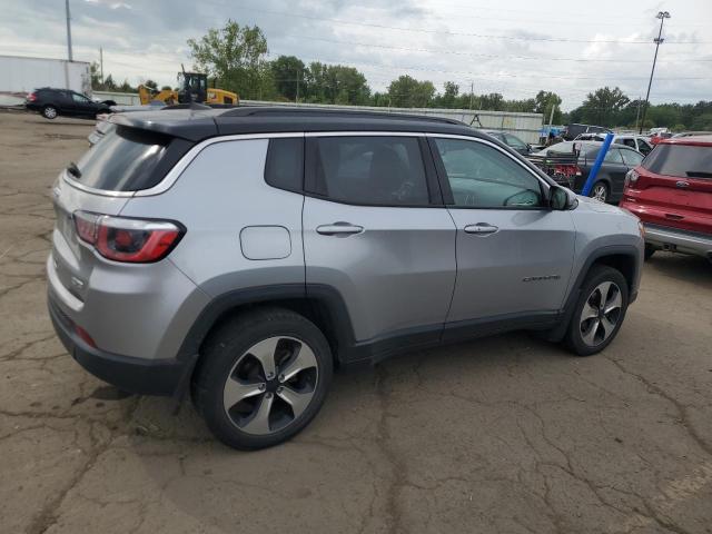 3C4NJDBB4JT396429 - 2018 JEEP COMPASS LATITUDE SILVER photo 3