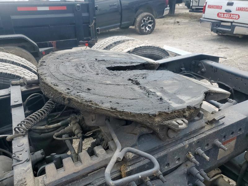 1FUJGLD55ELFU0176 - 2014 FREIGHTLINER CASCADIA 1 WHITE photo 9