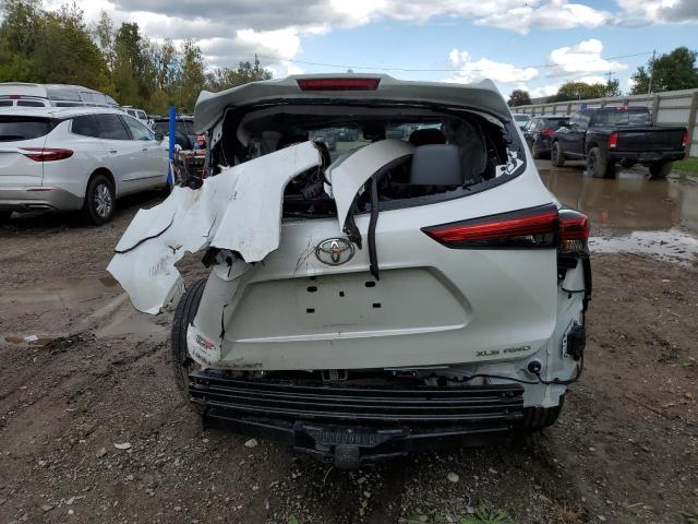 5TDHZRBH3NS584396 - 2022 TOYOTA HIGHLANDER XLE WHITE photo 6