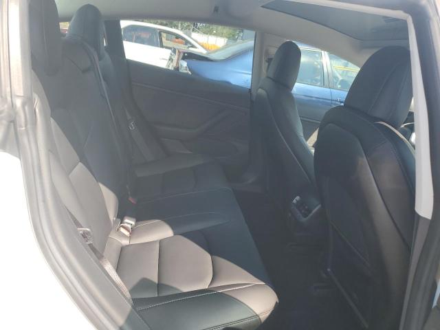 5YJ3E1EB7JF084352 - 2018 TESLA MODEL 3 أبيض صورة 10