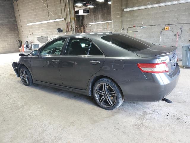 4T1BF3EK5BU217411 - 2011 TOYOTA CAMRY BASE GRAY photo 2