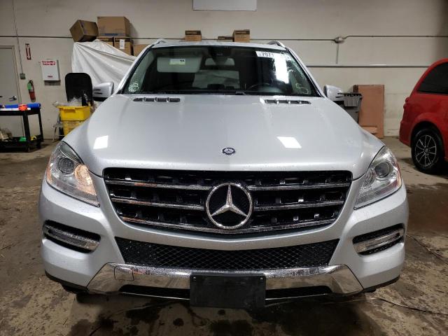4JGDA5HB1DA230532 - 2013 MERCEDES-BENZ ML 350 4MATIC SILVER photo 5
