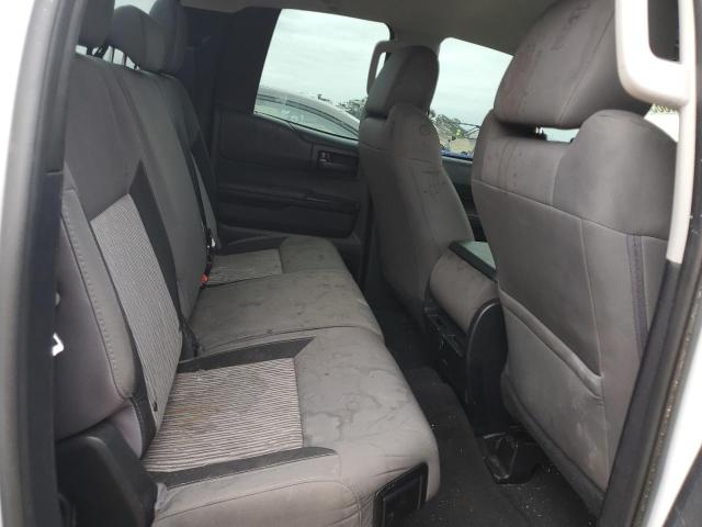 5TFUM5F10FX060539 - 2015 TOYOTA TUNDRA DOUBLE CAB SR/SR5 WHITE photo 10