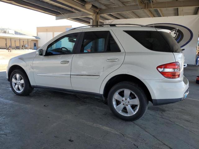 4JGBB75E96A131443 - 2006 MERCEDES-BENZ ML 500 WHITE photo 2