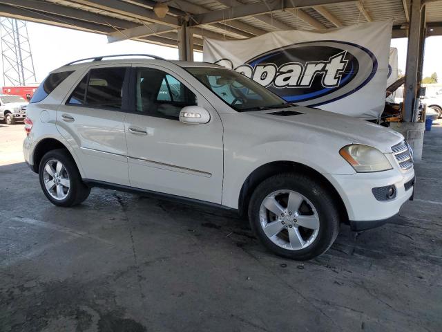 4JGBB75E96A131443 - 2006 MERCEDES-BENZ ML 500 WHITE photo 4