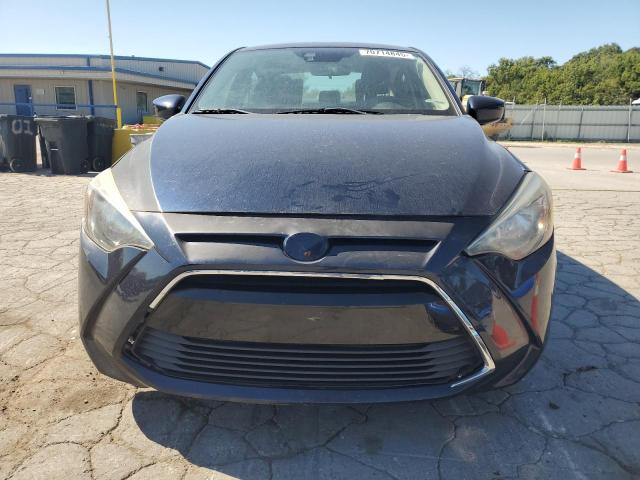 3MYDLBYV3JY333077 - 2018 TOYOTA YARIS IA BLUE photo 5