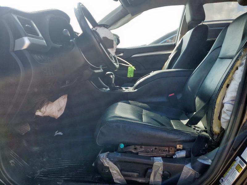 5TDJZRFH0JS882572 - 2018 TOYOTA HIGHLANDER SE Սև լուսանկար 7